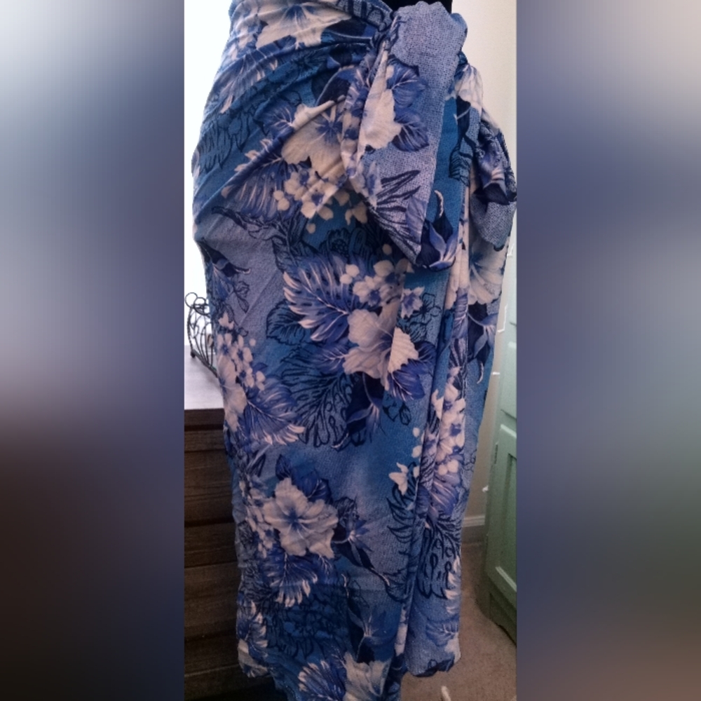 Beautiful Floral Blue Sarong